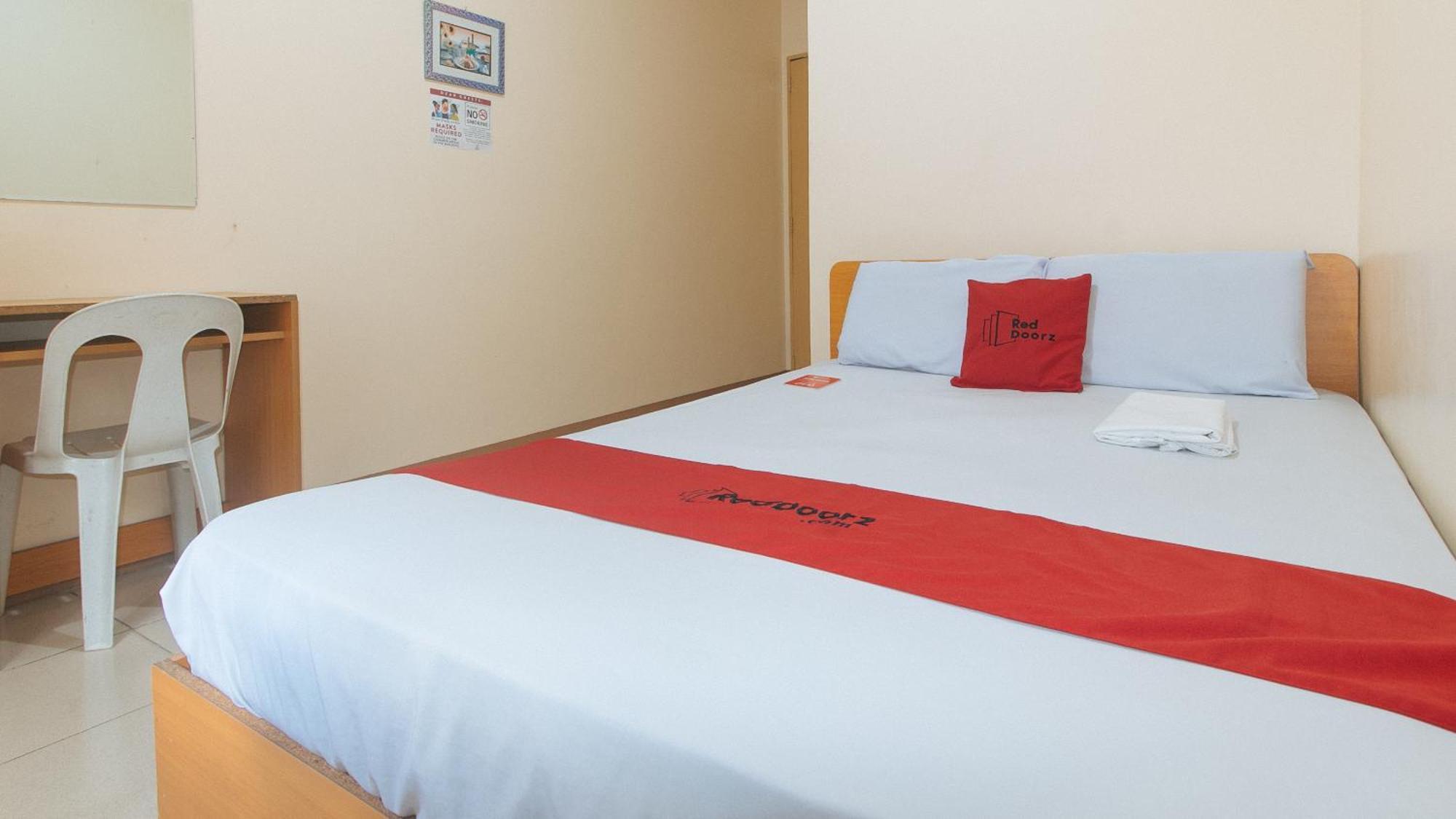 Reddoorz @ Asiana Pension Inn Mandaue City Exterior photo