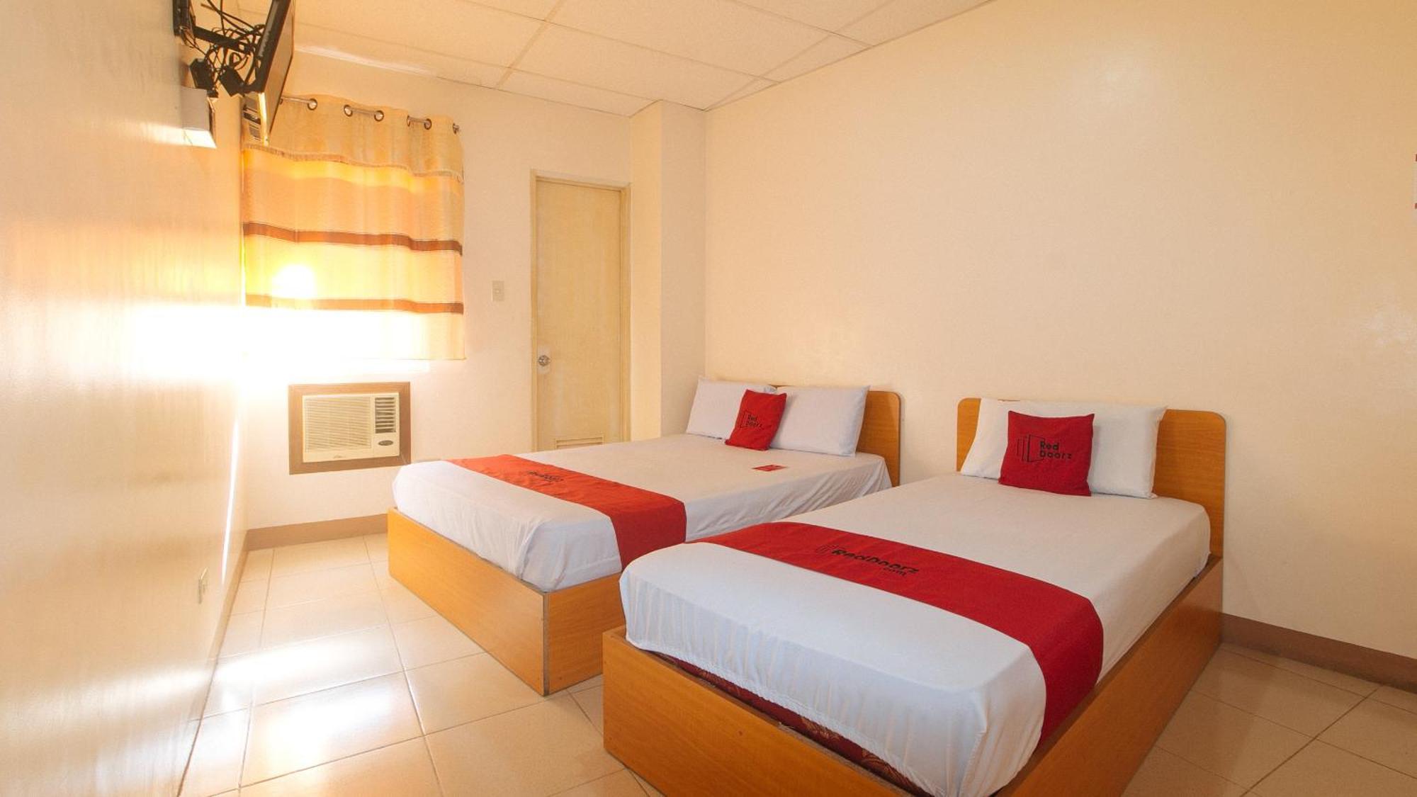 Reddoorz @ Asiana Pension Inn Mandaue City Exterior photo