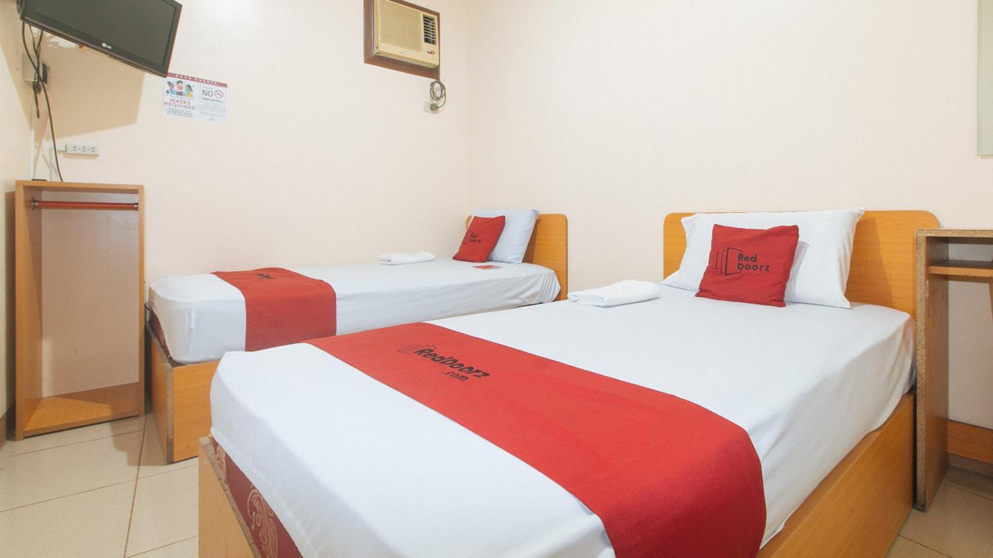 Reddoorz @ Asiana Pension Inn Mandaue City Exterior photo